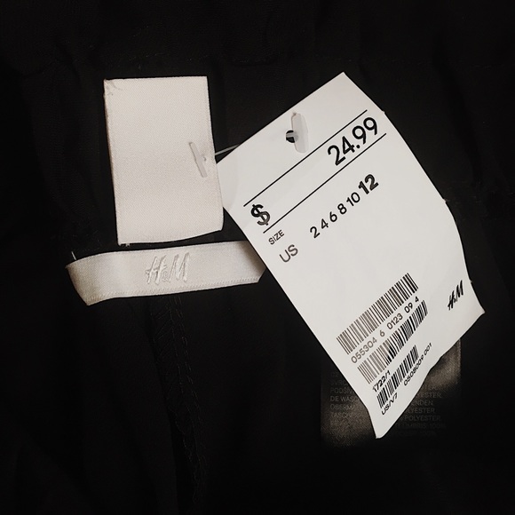 Black shorts - Picture 3 of 5